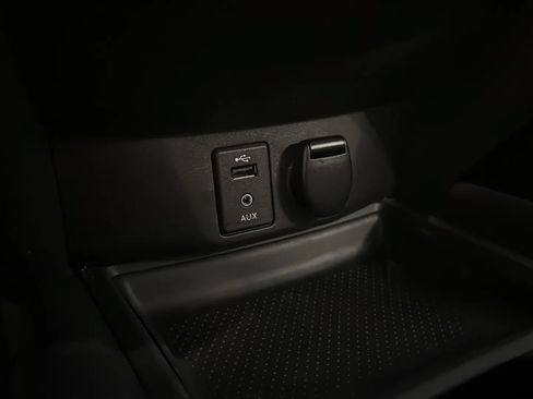 Used 2015 Nissan Rogue S FWD image 19