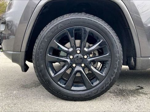 Used 2019 Jeep Grand Cherokee Altitude image 7