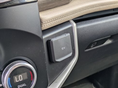 Used 2024 Ford Expedition Limited image 32