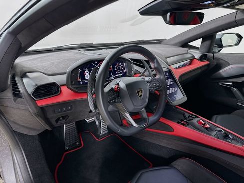 Used 2024 Lamborghini Revuelto AWD/4WD image 32