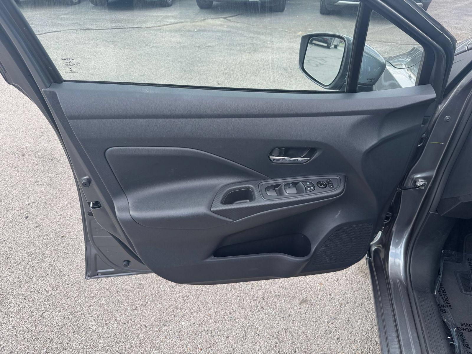 Used 2025 Nissan Versa SV FWD image 18