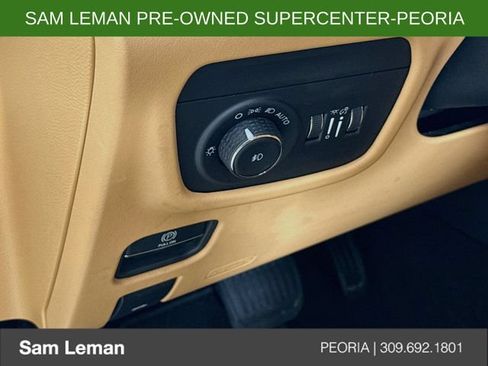 Used 2025 Jeep Grand Cherokee Summit AWD/4WD image 10