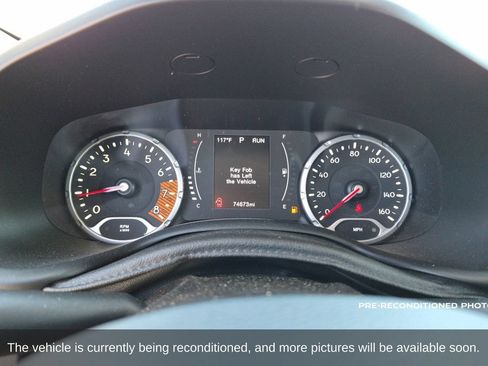 Used 2020 Jeep Renegade Altitude FWD image 16