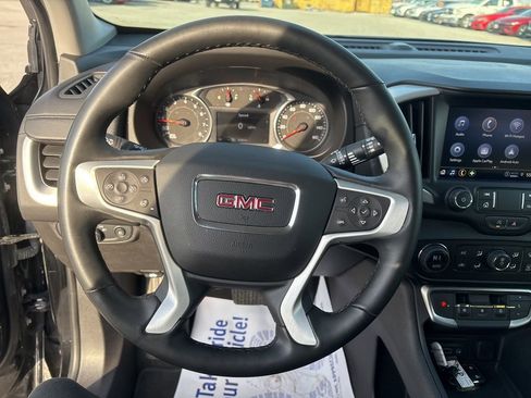 Used 2024 GMC Terrain SLT image 31