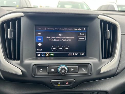 Used 2024 GMC Terrain SLE image 16