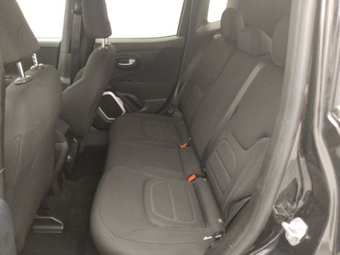 Used 2019 Jeep Renegade Latitude image 18