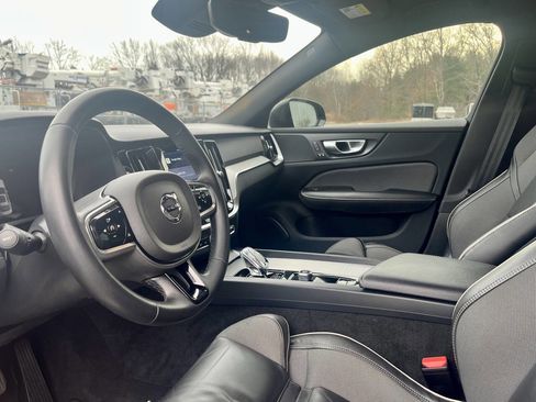 Used 2024 Volvo S60 B5 Plus image 10