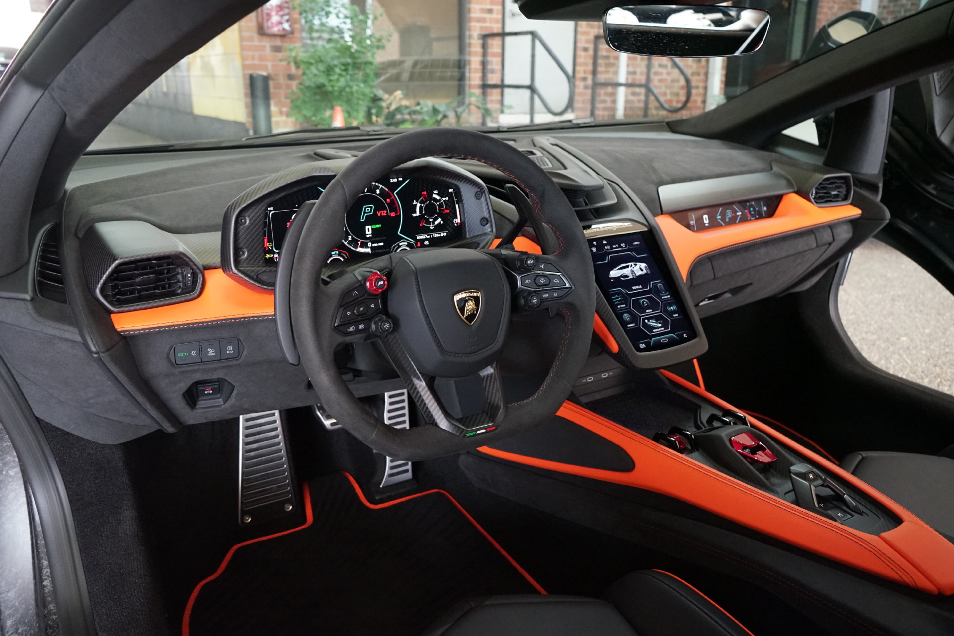 Used 2025 Lamborghini Revuelto AWD/4WD image 8