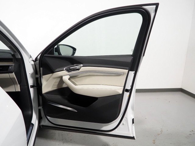 Used 2024 Audi Q8 e-tron Premium Plus w/ Premium Plus Package AWD/4WD image 59
