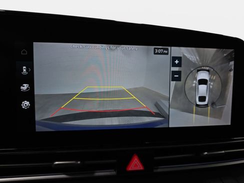 Used 2024 Hyundai Elantra Limited image 23