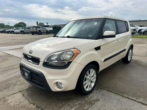 Used 2013 Kia Soul + w/ Audio Pkg FWD image 8