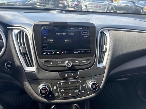 Used 2022 Chevrolet Malibu LT FWD image 26