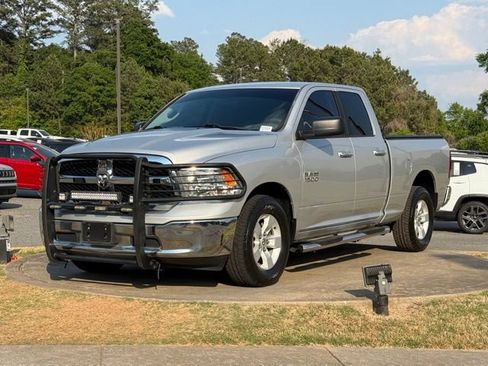 Used 2018 RAM 1500 Classic SLT RWD image 3