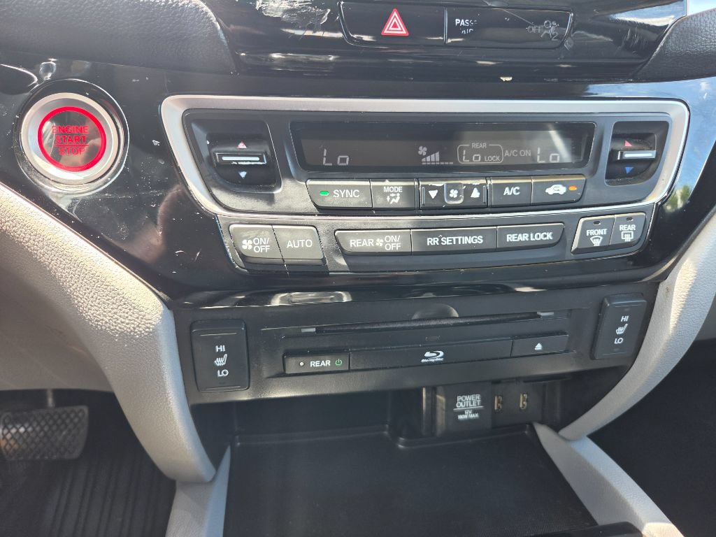 Used 2018 Honda Pilot Touring image 20