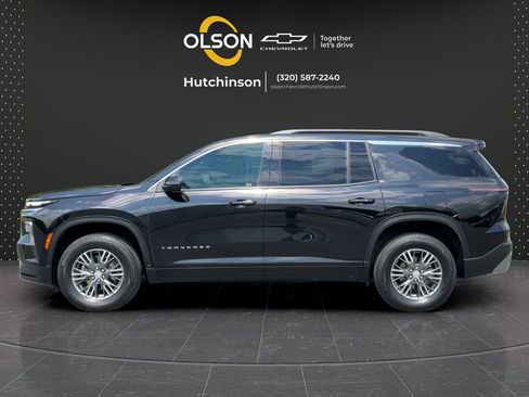 Used 2025 Chevrolet Traverse LT AWD/4WD image 3