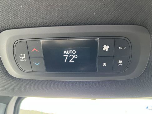 New 2026 Chrysler Pacifica Select image 40