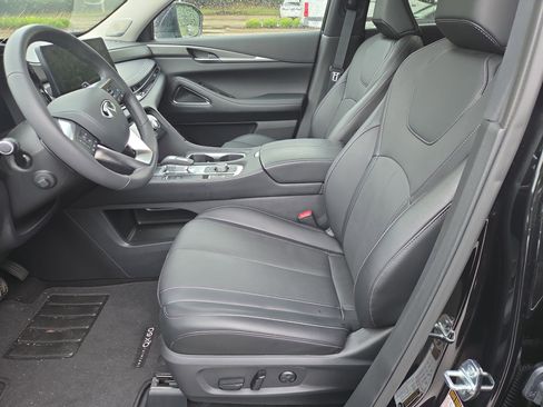 Used 2026 INFINITI QX60 Luxe w/ Family Package FWD image 5