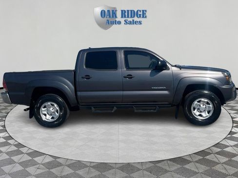 Used 2015 Toyota Tacoma 4x4 Double Cab w/ SR5 Package image 4