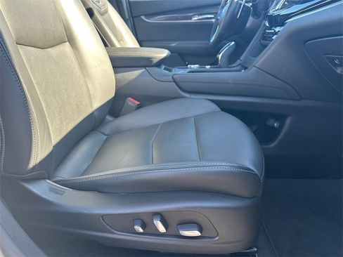 Certified 2023 Cadillac XT6 Sport w/ LPO, ONYX Package image 13