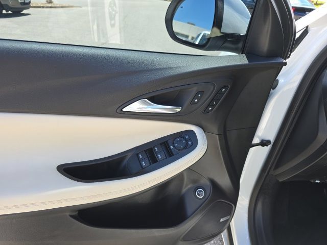 Used 2025 Buick Encore GX Avenir w/ Avenir Technology Package AWD/4WD image 12
