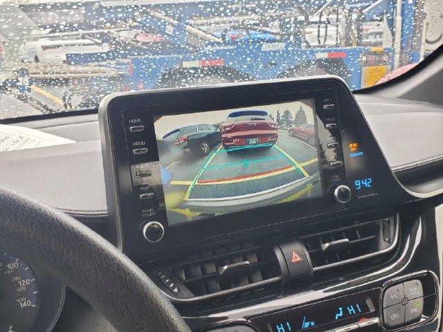 Used 2019 Toyota C-HR LE FWD image 28