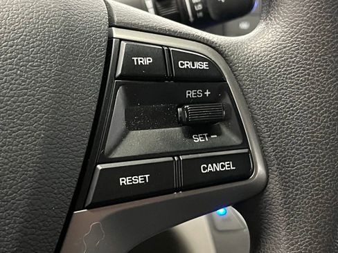 Used 2017 Hyundai Elantra SE image 21