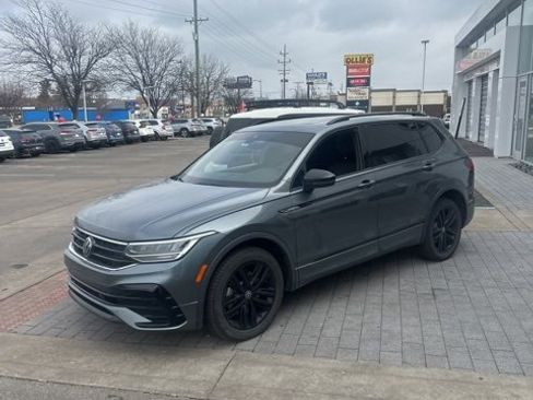 Used 2022 Volkswagen Tiguan SE R-Line image 15