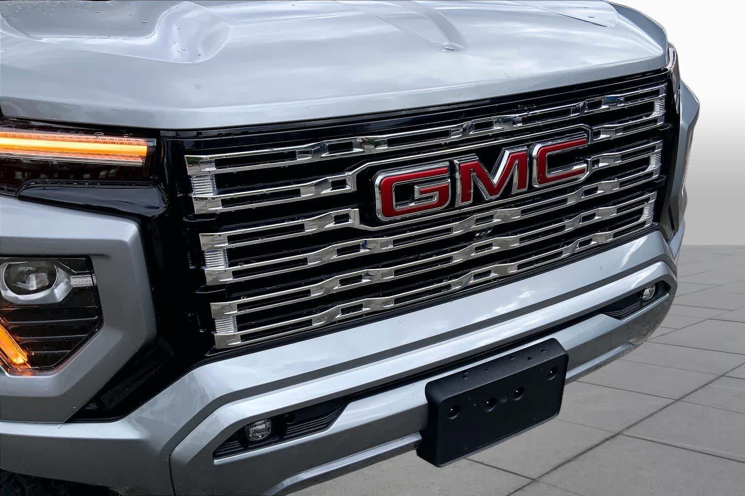 Used 2024 GMC Canyon Denali AWD/4WD image 30