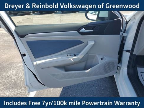 New 2025 Volkswagen Jetta SE image 17