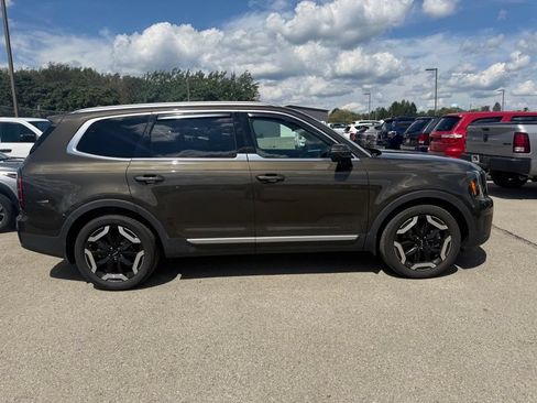 Used 2023 Kia Telluride EX AWD/4WD image 16