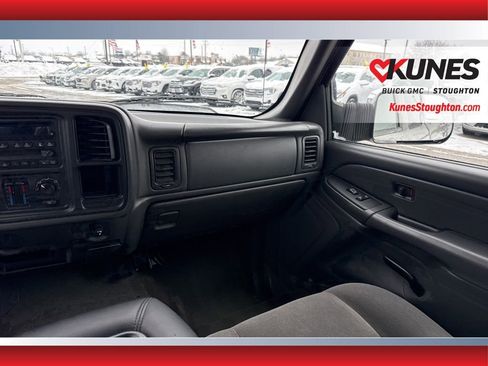 Used 2005 Chevrolet Silverado 2500 LS image 38