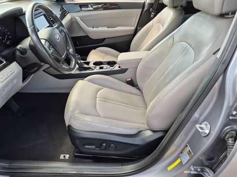 Used 2017 Hyundai Sonata Limited w/ Ultimate Package 02 FWD image 13