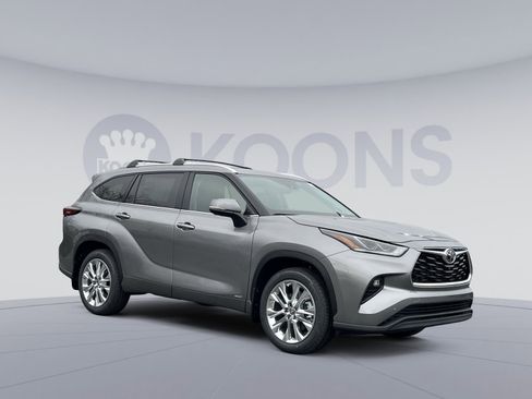 New 2026 Toyota Highlander Limited image 5
