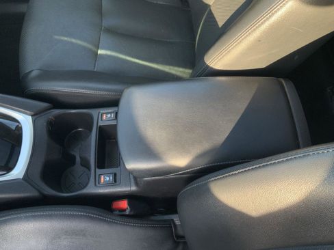 Used 2016 Nissan Rogue SL w/ SL Premium Package image 44