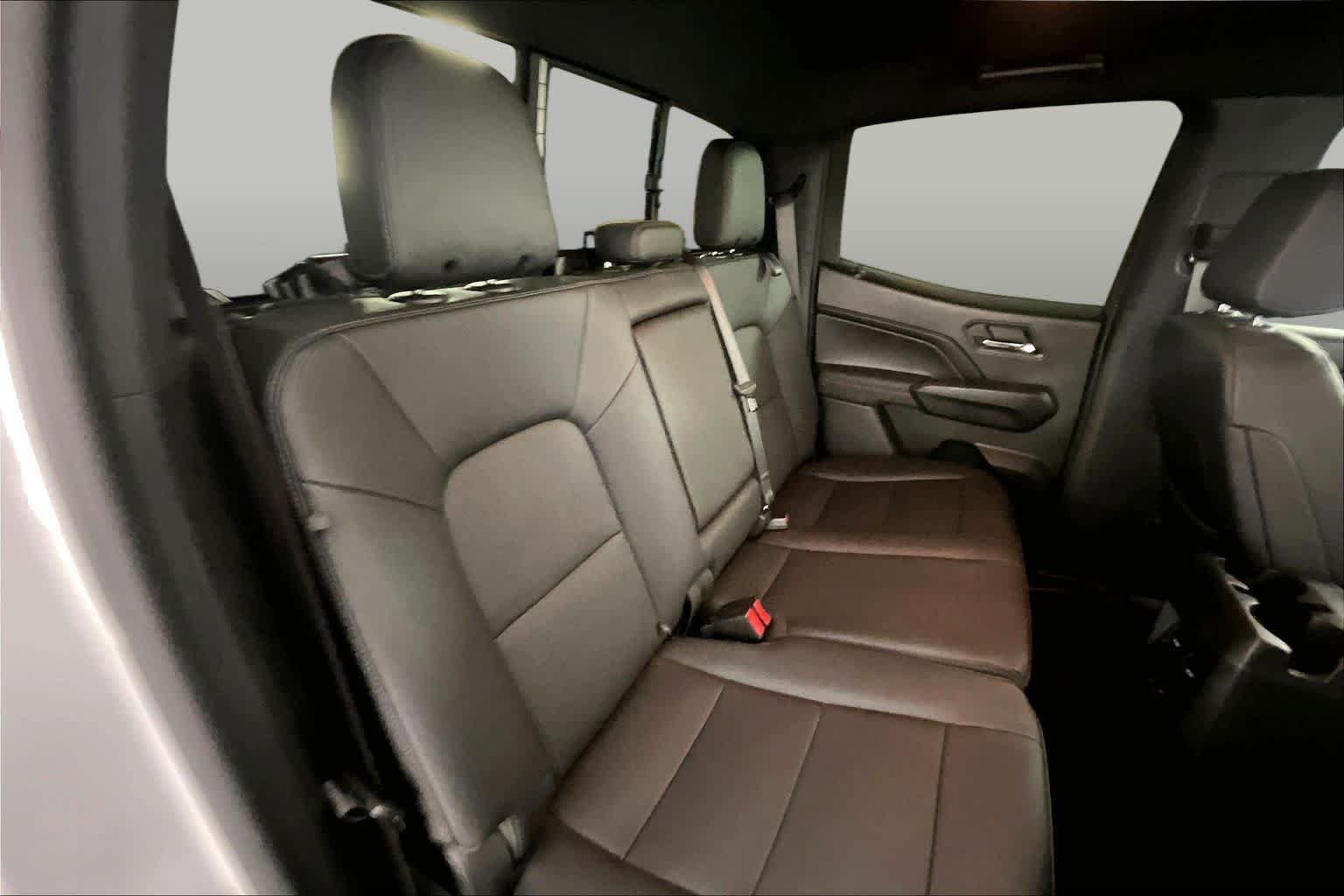 Used 2024 GMC Canyon Elevation w/ Elevation Premium Package RWD image 19
