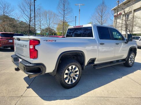 Used 2022 Chevrolet Silverado 2500 Custom w/ Custom Value Package image 7