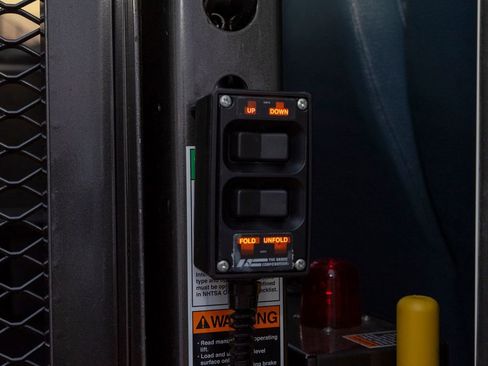 Used 2014 Ford E-350 and Econoline 350 Super Duty image 3