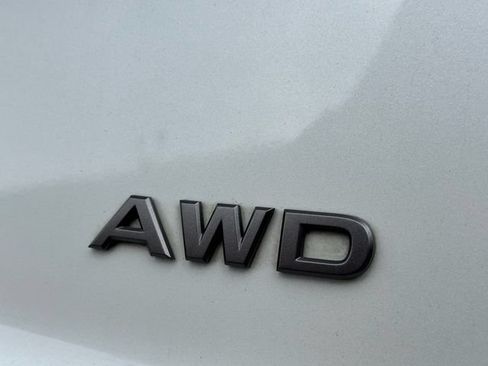 Used 2025 Nissan Rogue SV AWD/4WD image 12