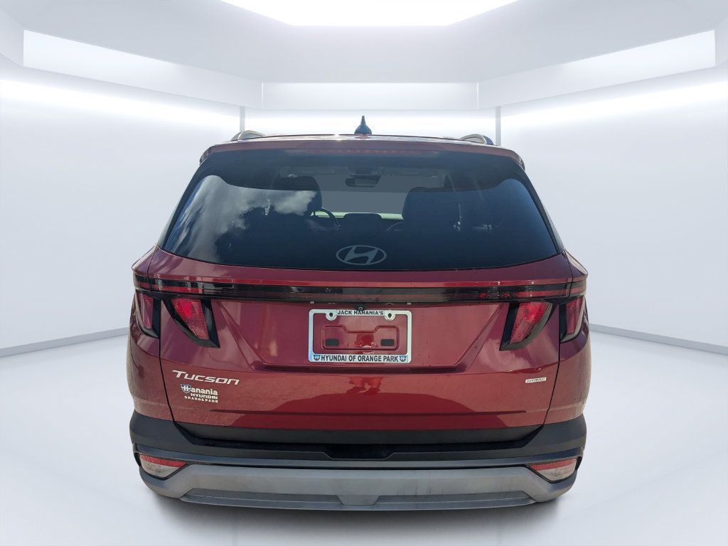 Certified 2025 Hyundai Tucson SEL AWD/4WD image 5