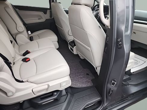 Used 2025 Honda Odyssey EX-L image 13