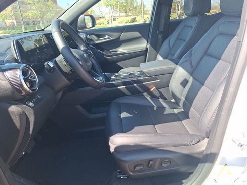 Used 2025 Chevrolet Equinox LT w/ Convenience Package II image 12