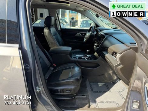 Used 2019 Chevrolet Traverse LT w/ LT Premium Package image 16