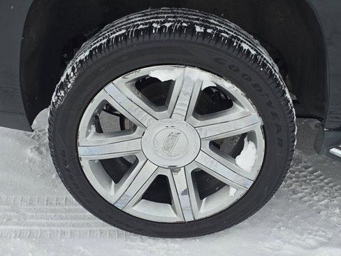 Used 2020 Cadillac Escalade Luxury image 5