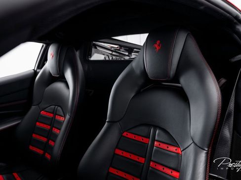 Used 2022 Ferrari F8 Tributo image 32