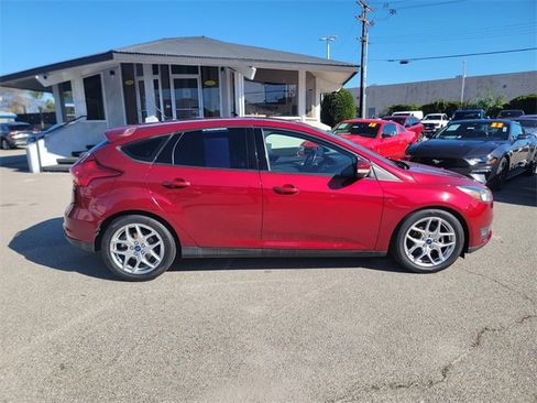 Used 2015 Ford Focus SE w/ Equipment Group 201A image 3