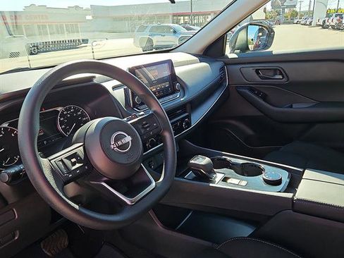 Used 2024 Nissan Rogue S image 12