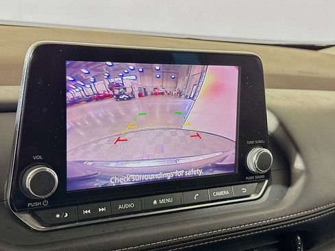 Used 2022 Nissan Rogue SV image 15