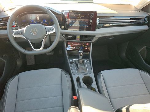 New 2026 Volkswagen Jetta SE image 10