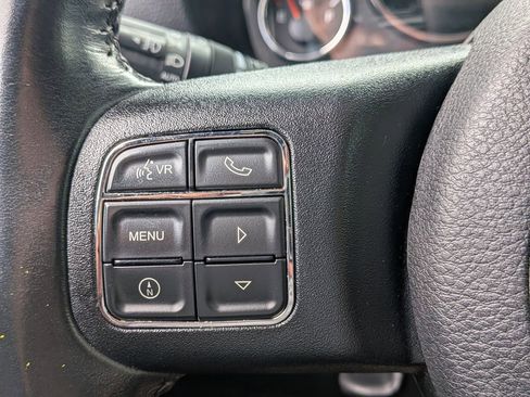 Used 2016 Jeep Wrangler Unlimited Sahara w/ Connectivity Group AWD/4WD image 23