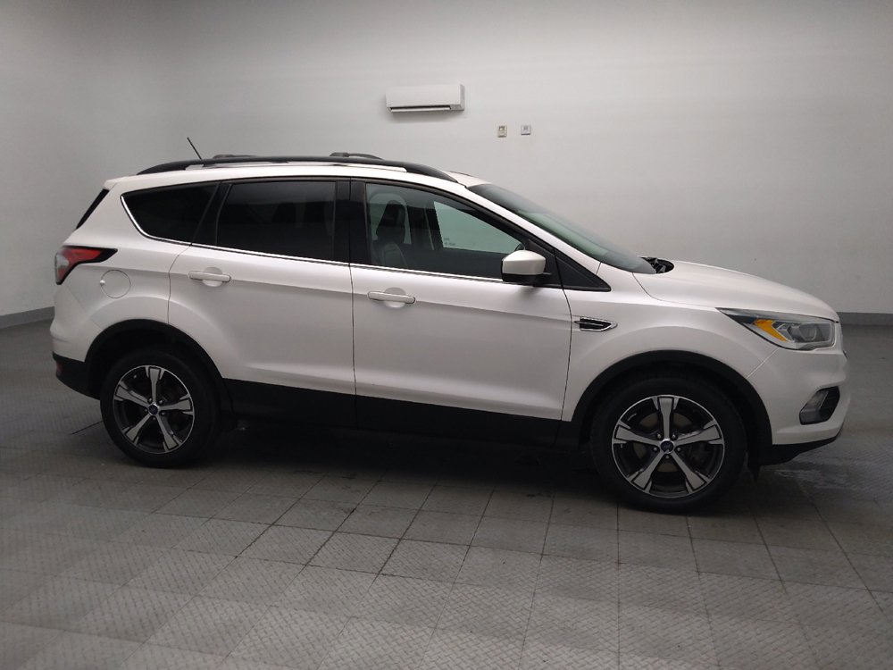 Used 2018 Ford Escape SEL w/ Ford Safe & Smart Package FWD image 11